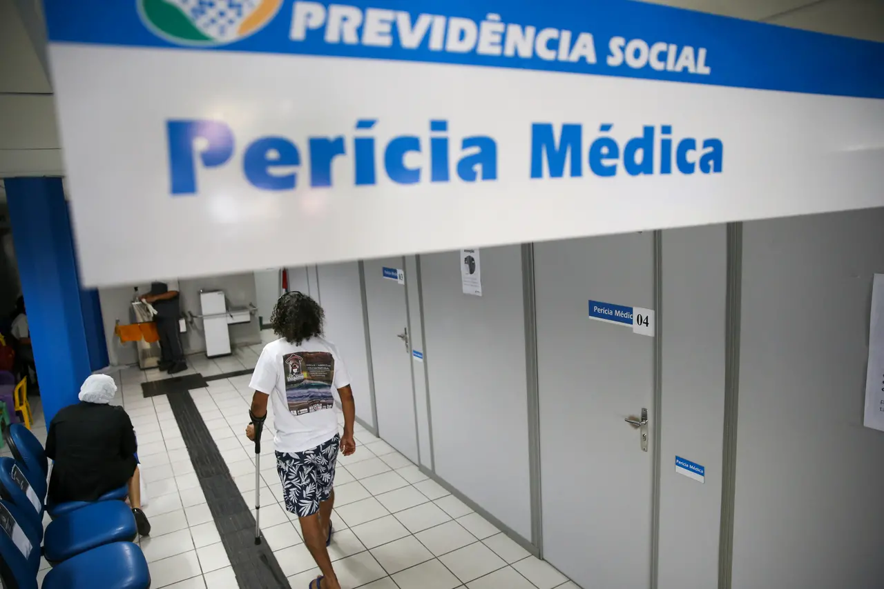 Imagem da notícia: Desemprego e pandemia podem afetar recebimento de benefícios do INSS 