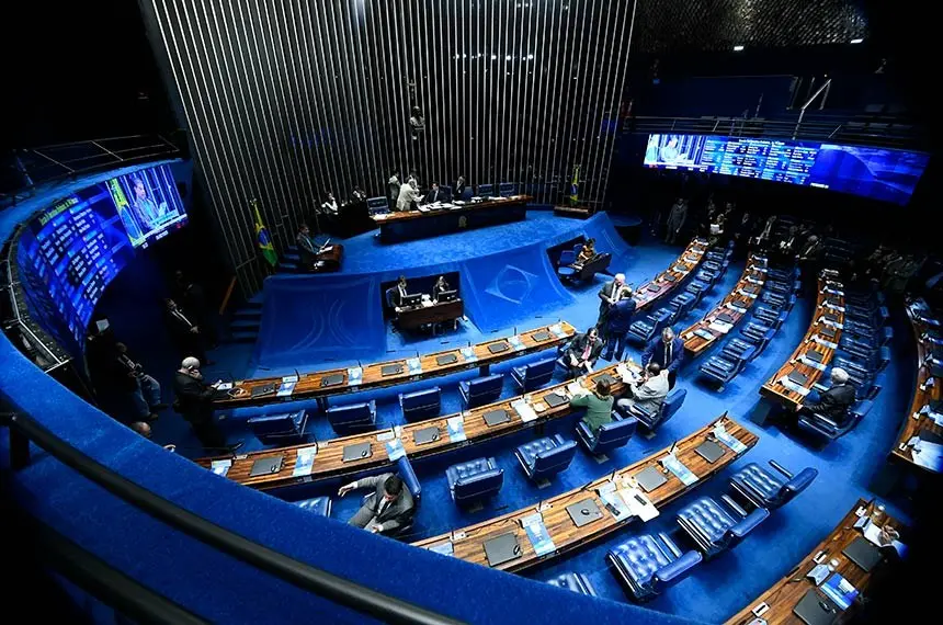 Imagem da notícia: Câmara aprova em 1º turno emenda que destina R$ 44 bi a novo auxílio emergencial