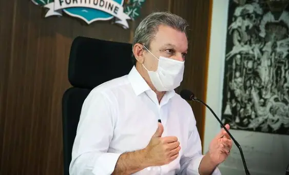 Imagem da notícia: Sarto sanciona lei que classifica igrejas e atividades físicas como essenciais em Fortaleza