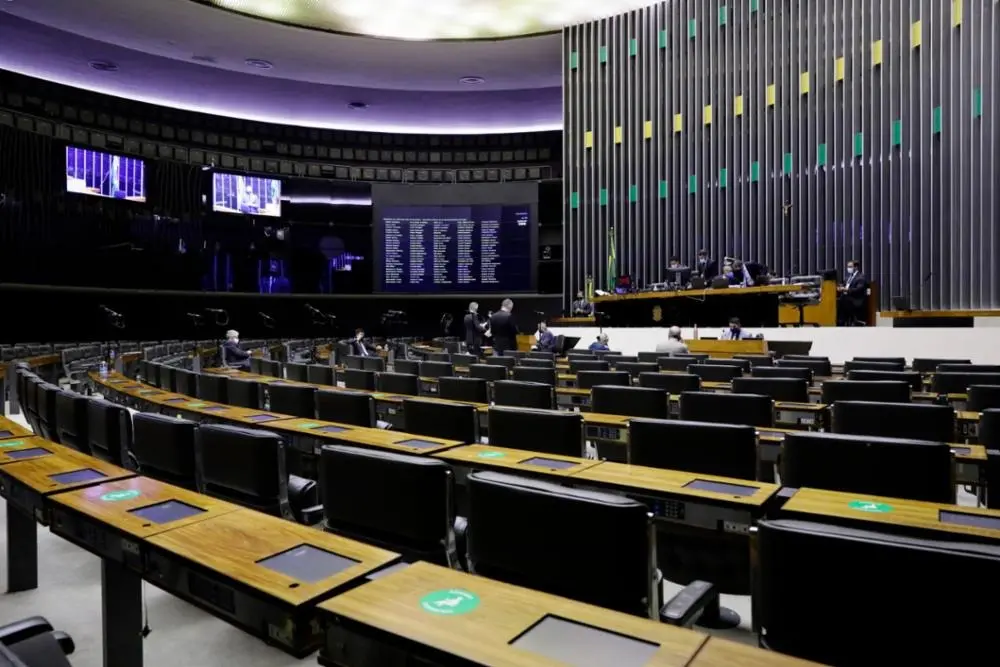 Imagem da notícia: Câmara dos Deputados aprova, em 2º turno, PEC que autoriza nova rodada de auxílio emergencial
