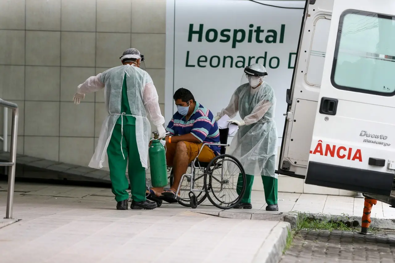 Imagem da notícia: 'Auto-isolamento é uma forma de evitar o iminente colapso do serviço de saúde', diz infectologista