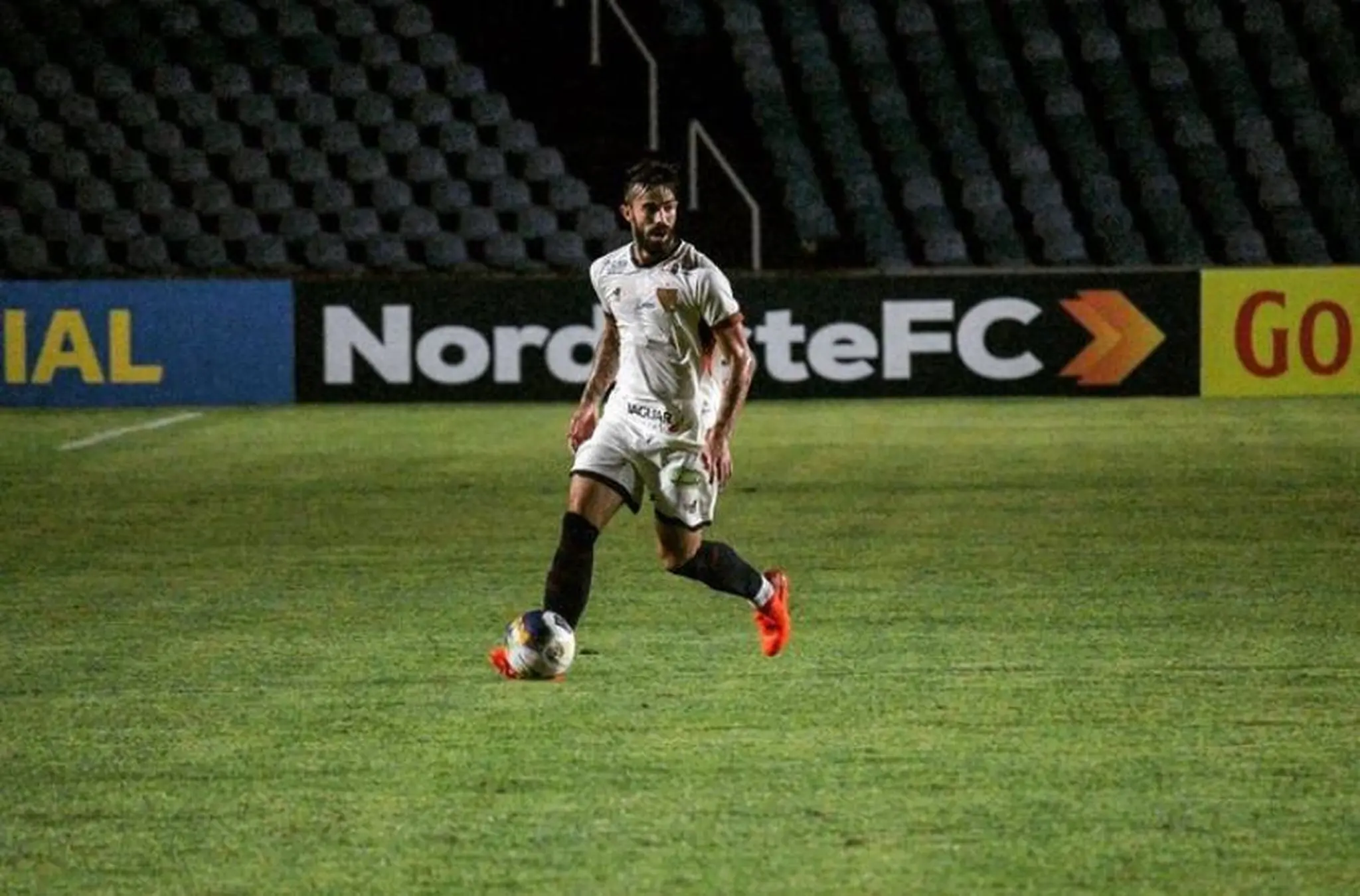 Imagem da notícia: Matheus Vargas relembra dificuldade com Rogério Ceni e projeta nova temporada: 