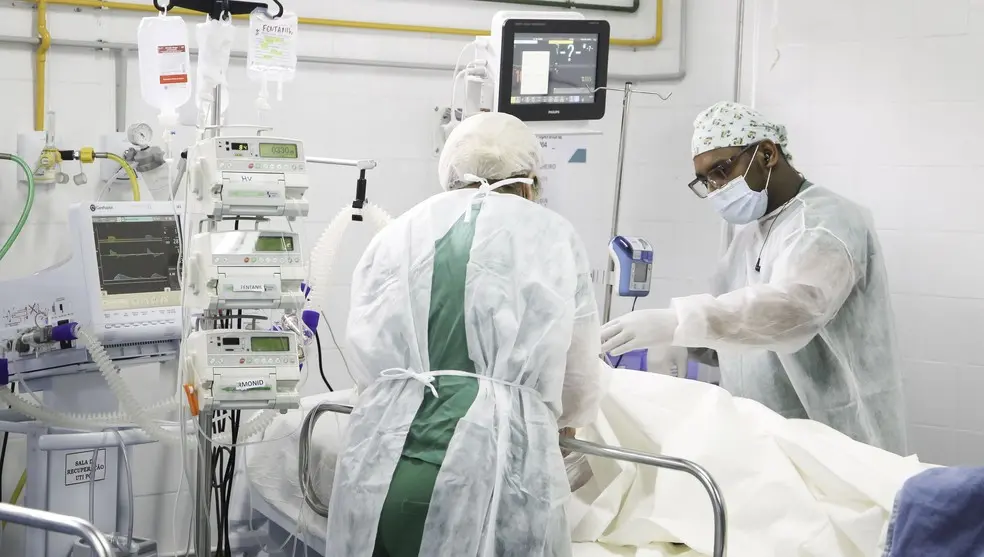 Imagem da notícia: Fortaleza deve inaugurar mais 82 leitos exclusivos para pacientes com Covid-19 nesta semana