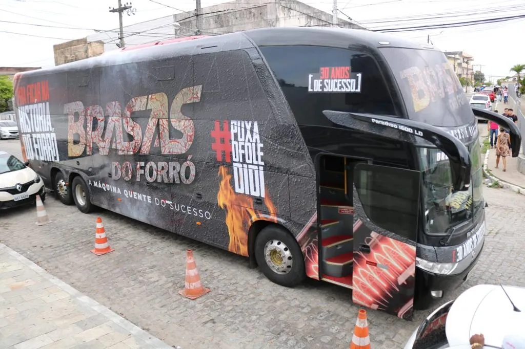 Ônibus modelo Marcopolo 1600 ld g7, motor Scania k400 de 2013