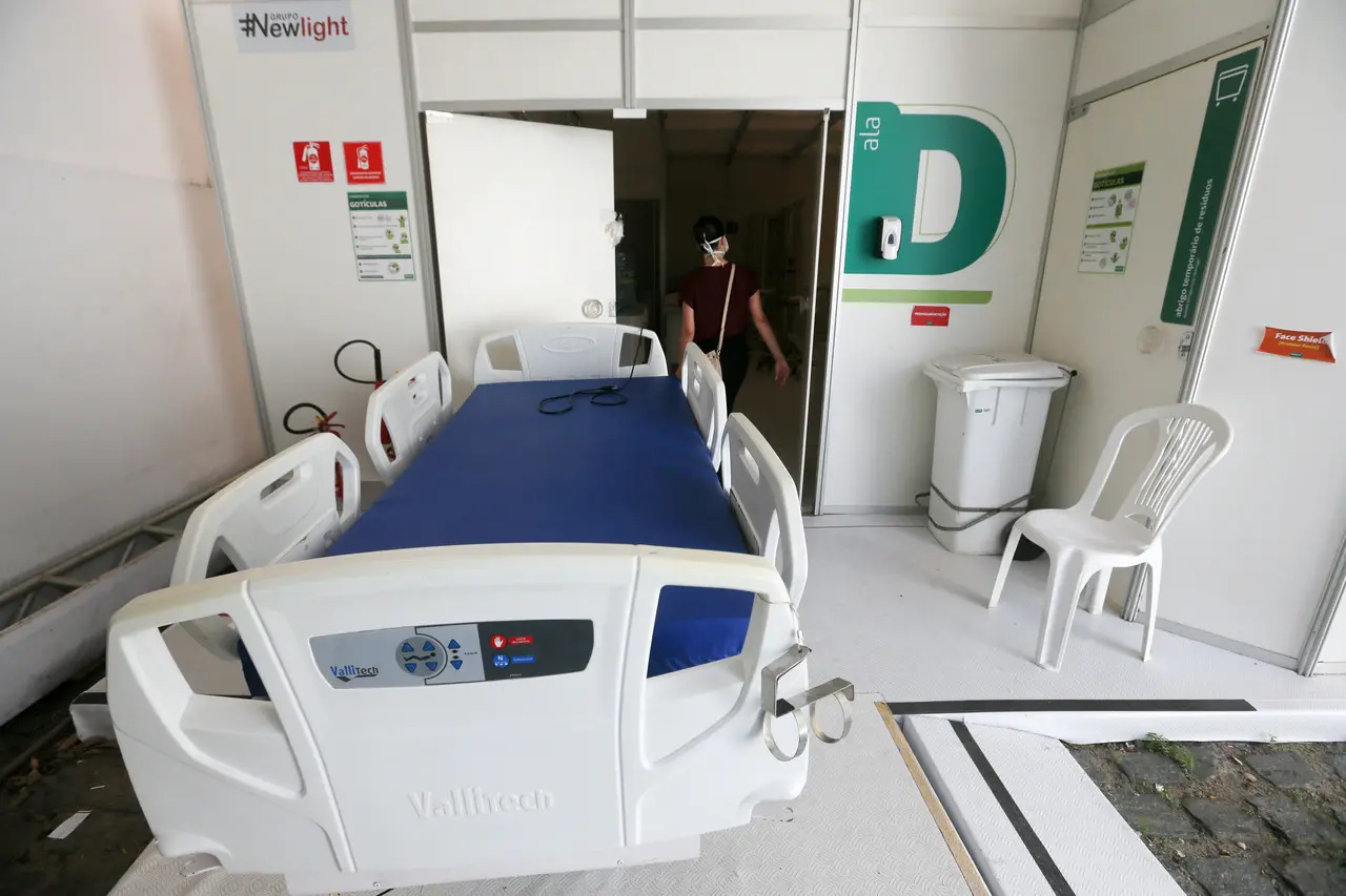 Imagem da notícia:  Sem espaço, Hospital da Unimed abre leitos de UTI na área de emergência no 