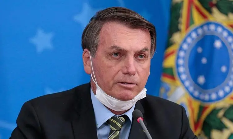 Imagem da notícia: OAB pede ao STF que obrigue Bolsonaro a comprar vacinas para imunização em massa