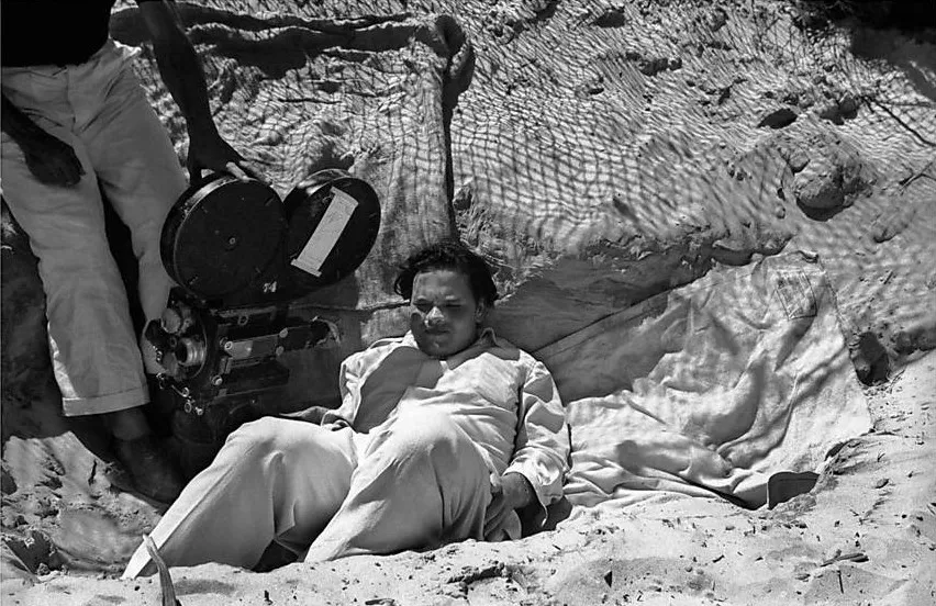 Orson Welles, em 1942, filmou em Fortaleza um projeto que ficou inacabado. As filmagens foram registradas por Chico Albuquerque