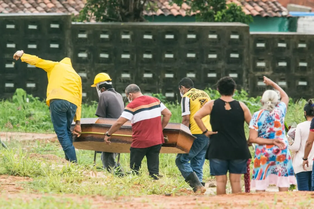 Imagem da notícia: Em uma semana, Ceará tem redução de casos e aumento de óbitos por Covid-19