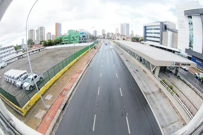 Imagem da notícia: Novo decreto de Camilo prorroga lockdown no Ceará; flexibilização começa dia 12 de abril