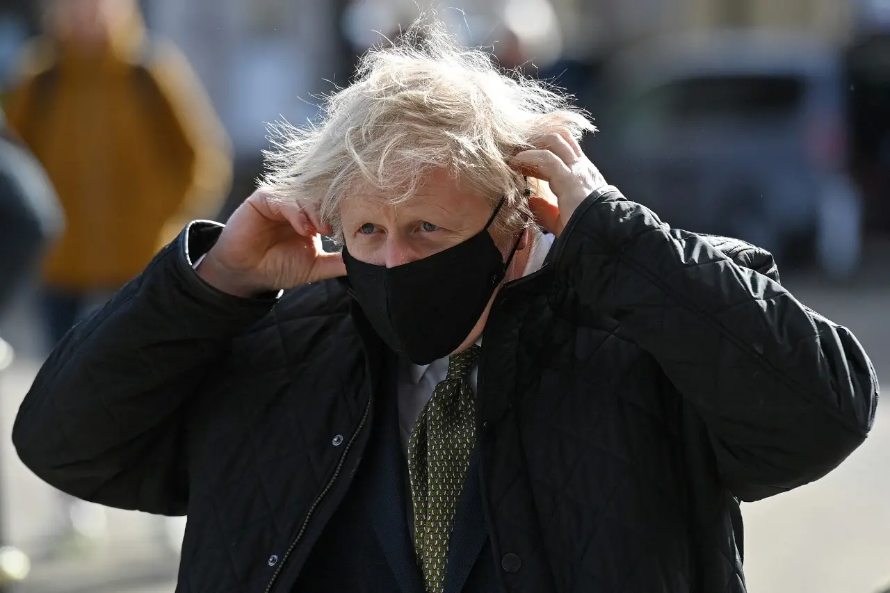Imagem da notícia:  Boris Johnson lamenta morte de príncipe Philip; outras personalidades prestam homenagens