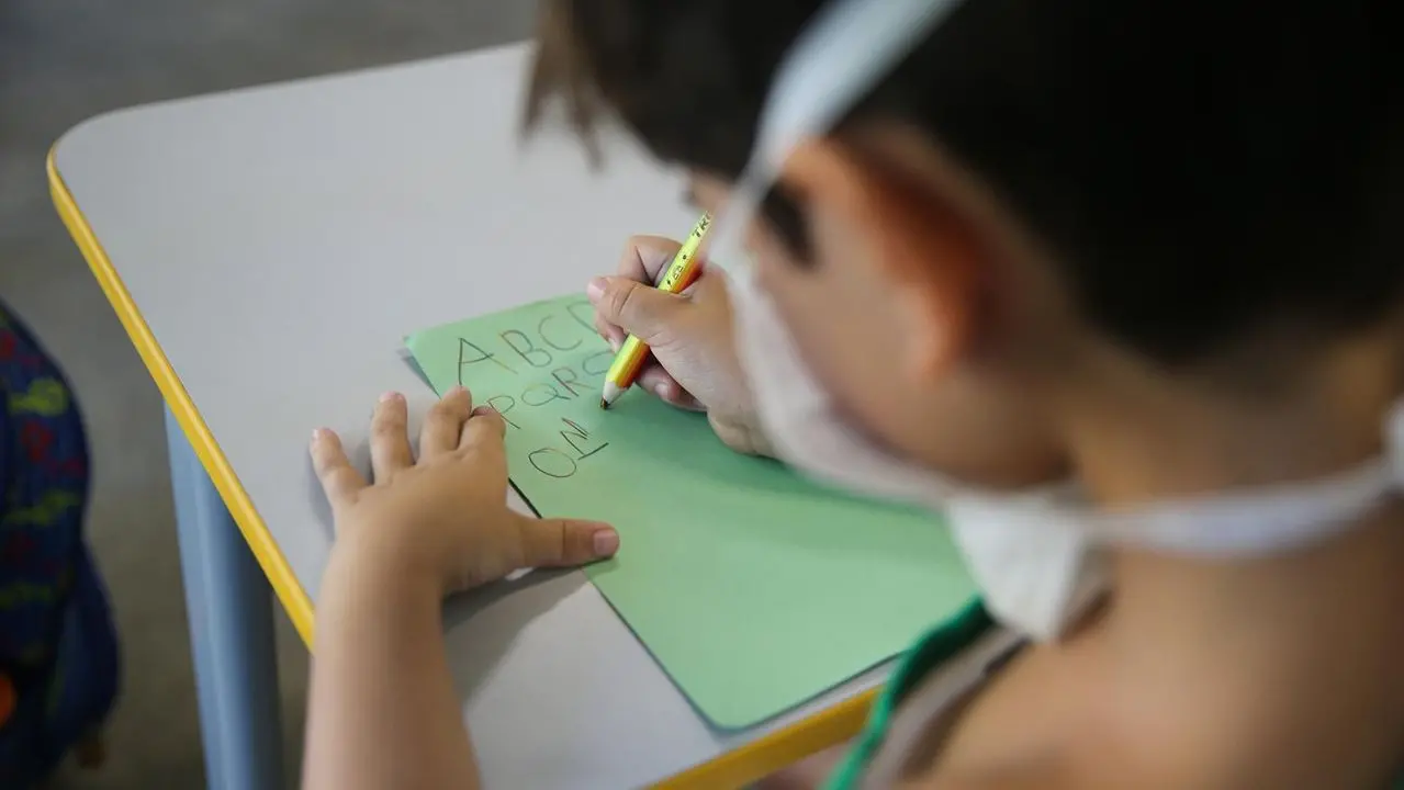 Imagem da notícia: Novo decreto do Ceará libera aulas presenciais para educação infantil e 1ª e 2ª série do fundamental