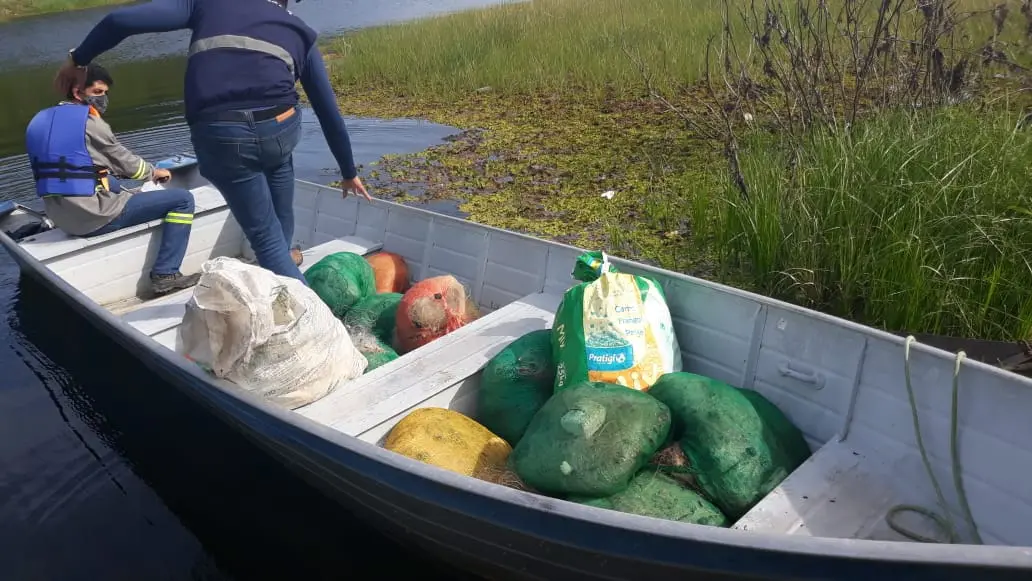 Imagem da notícia: Redes de pesca ilegal são apreendidas no Alto Jaguaribe pela Polícia Ambiental e Cogerh 