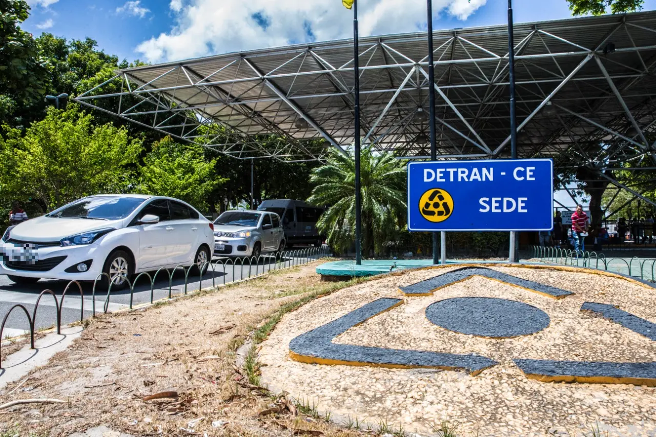 Imagem da notícia: Detran retoma atividades presenciais gradualmente a partir de terça-feira (13)