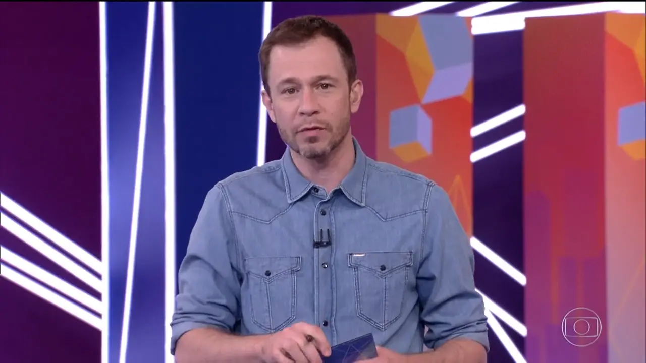 Imagem da notícia: Tiago Leifert fica irritado após acusação de dica em prova do BBB 21: 'na boa, não é legal'