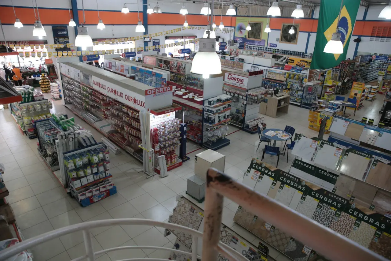 Imagem da notícia: Vendas do comércio cearense crescem 4% em fevereiro, melhor resultado em sete meses