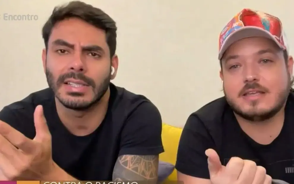 Imagem da notícia: Ex-BBB e cantor Rodolffo recebe livros antirracistas de Fátima Bernardes