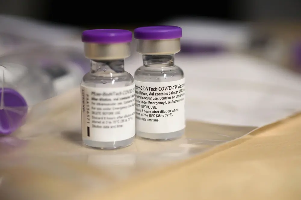Imagem da notícia: Vacina da Pfizer deve chegar ao Brasil ainda em abril, anuncia ministro
