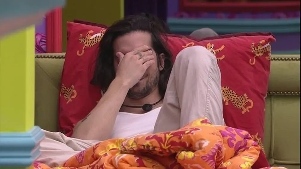 Imagem da notícia: Fiuk chora e se diz enganado por Viih Tube após indicação dela ao paredão no BBB 21