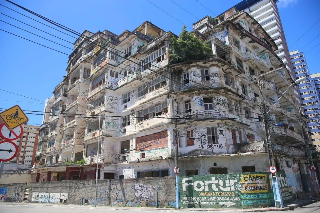 CREA afirma que o edifício histórico está em colapso