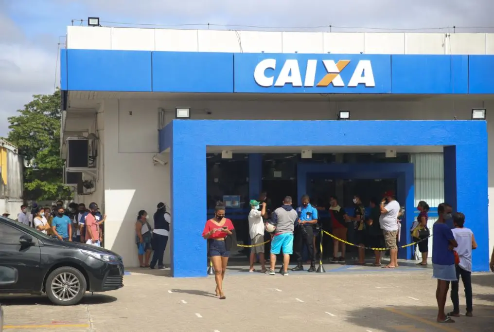 Imagem da notícia: Dinheiro do auxílio emergencial poderá ser movimentado via Pix, diz Banco Central