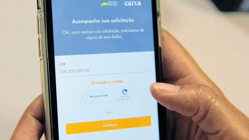 Imagem da notícia: Seguro-desemprego começa a ser pago na conta poupança social digital; tire suas dúvidas