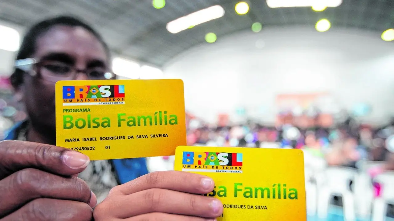 Imagem da notícia: Caixa paga hoje auxílio emergencial a beneficiários do Bolsa Família com NIS 7