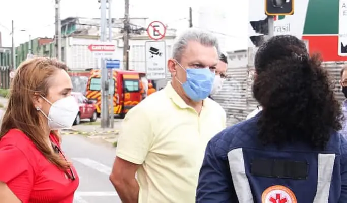 Imagem da notícia: Sarto diz que Defesa Civil inspeciona imóveis vizinhos após explosão em empresa de oxigênio