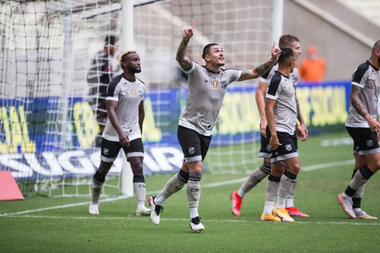 Imagem da notícia: Ceará vence o Vitória e está na final da Copa do Nordeste