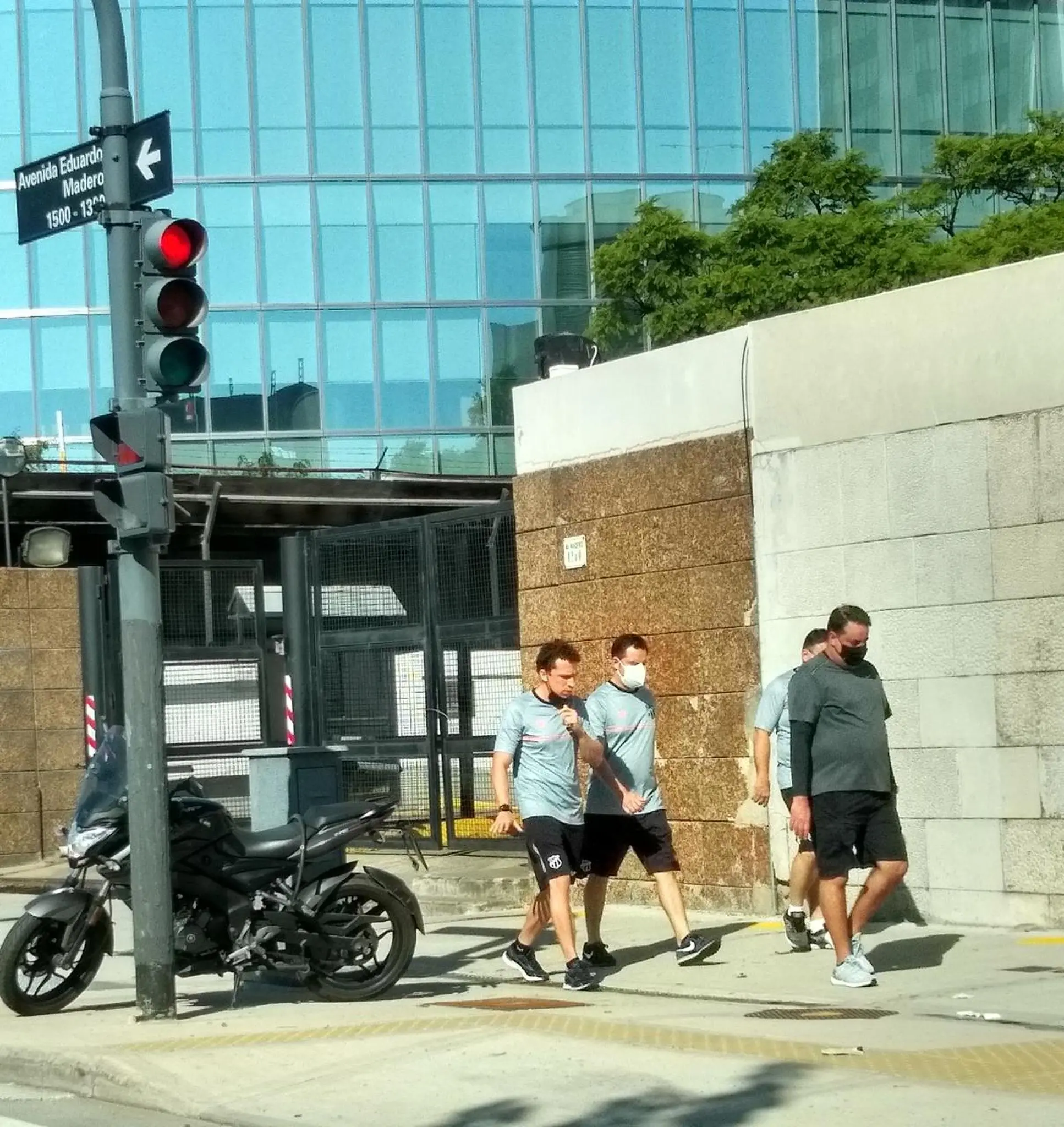 Imagem da notícia: Ceará explica foto de membros da delegação em avenida de Buenos Aires