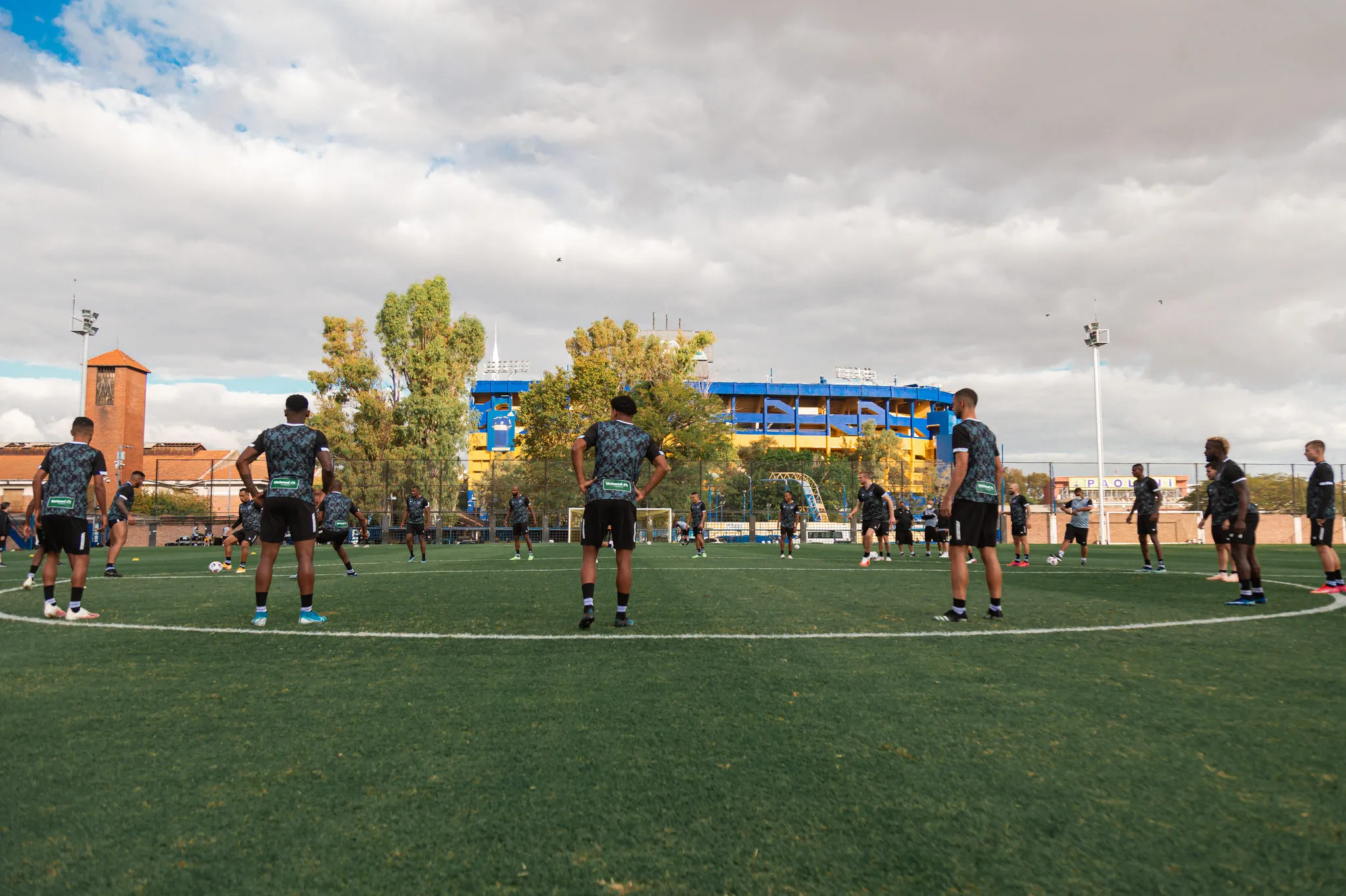 Ceará realiza último treino, nesta segunda (26), para enfrentar o Arsenal de Sarandí