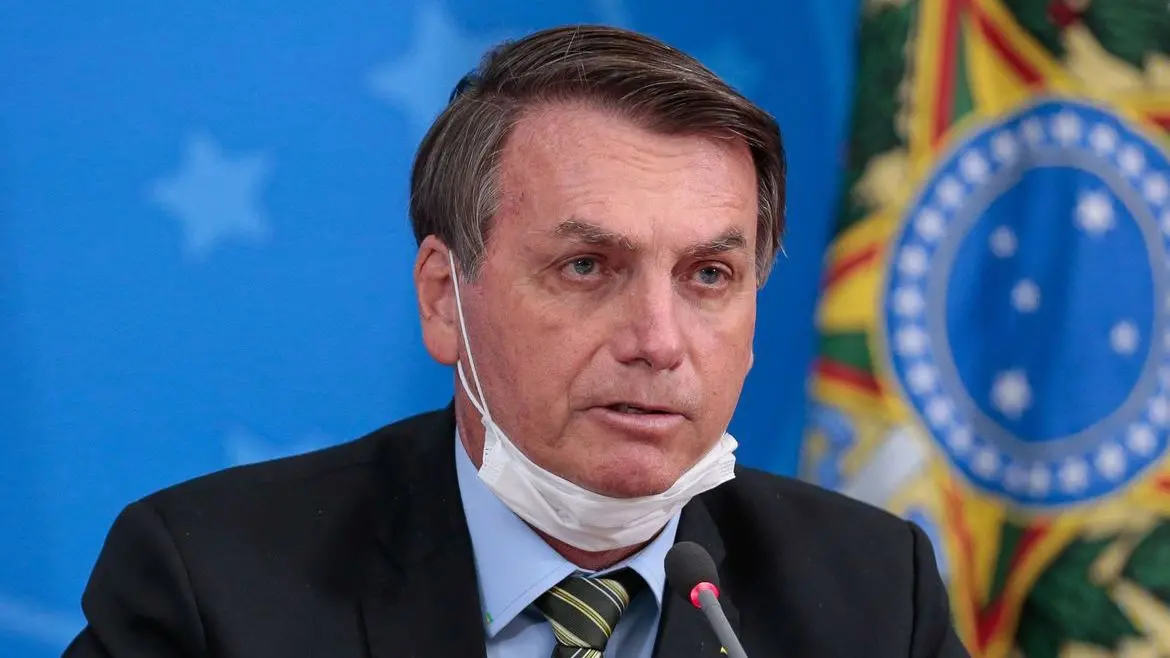Imagem da notícia: Bolsonaro veta dedução de IR a empresa que contratar leito privado para uso do SUS