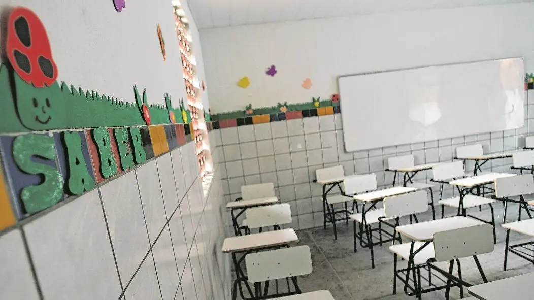 Imagem da notícia: Pandemia agrava cenário de exclusão escolar e Ceará chega a 135 mil jovens fora da sala de aula