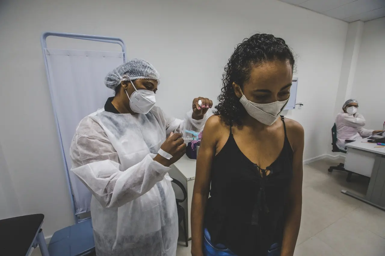 Imagem da notícia: Só um terço das cidades do Ceará aplicaram mais de 90% da segunda dose das vacinas contra Covid-19