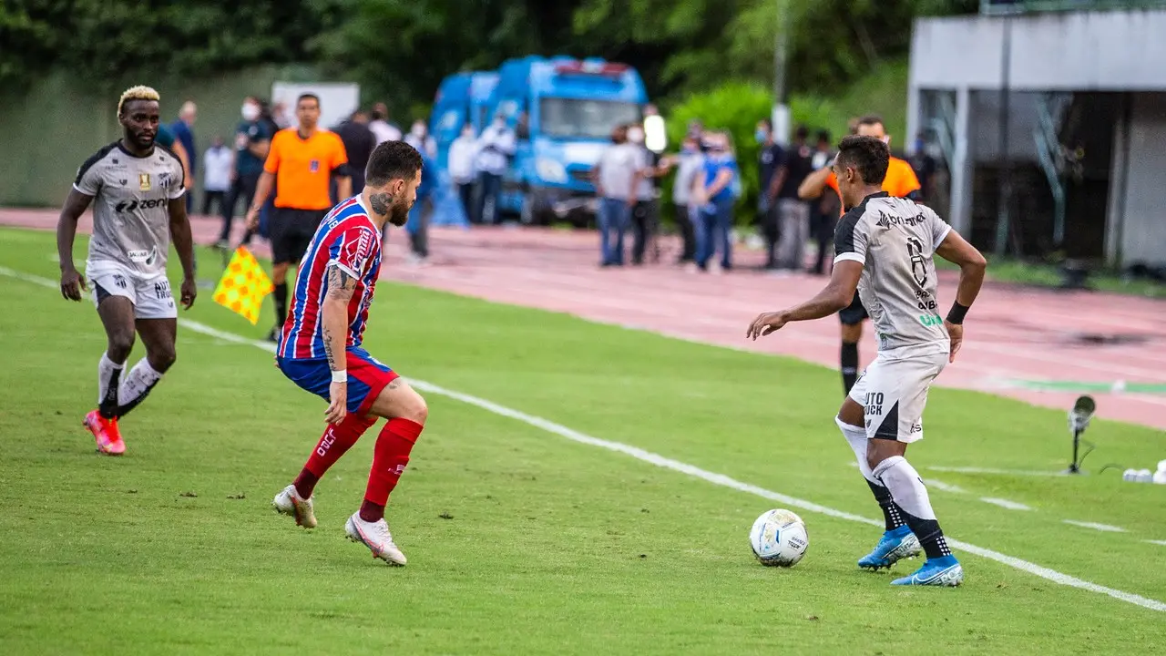 Imagem da notícia: Ceará vence Bahia com gol aos 47 do 2º tempo e larga na frente em decisão da Copa do Nordeste