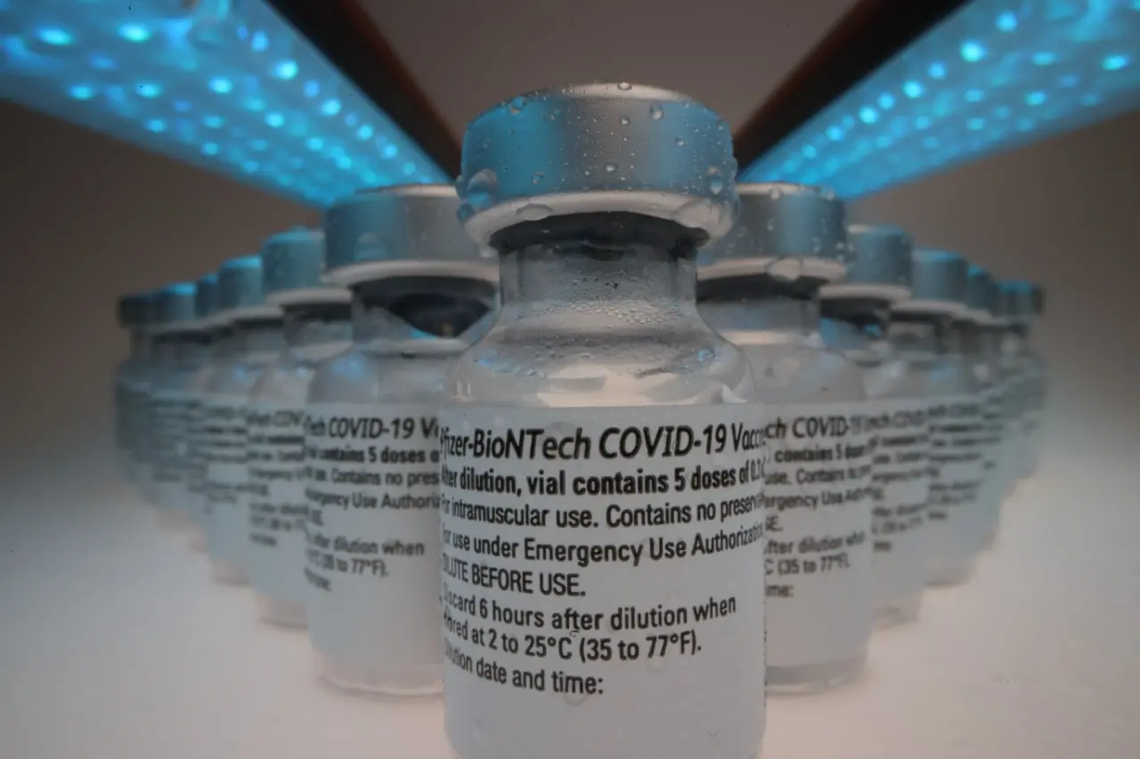 Imagem da notícia: Ministério da Saúde orienta intervalo de 120 dias entre doses da vacina da Pfizer