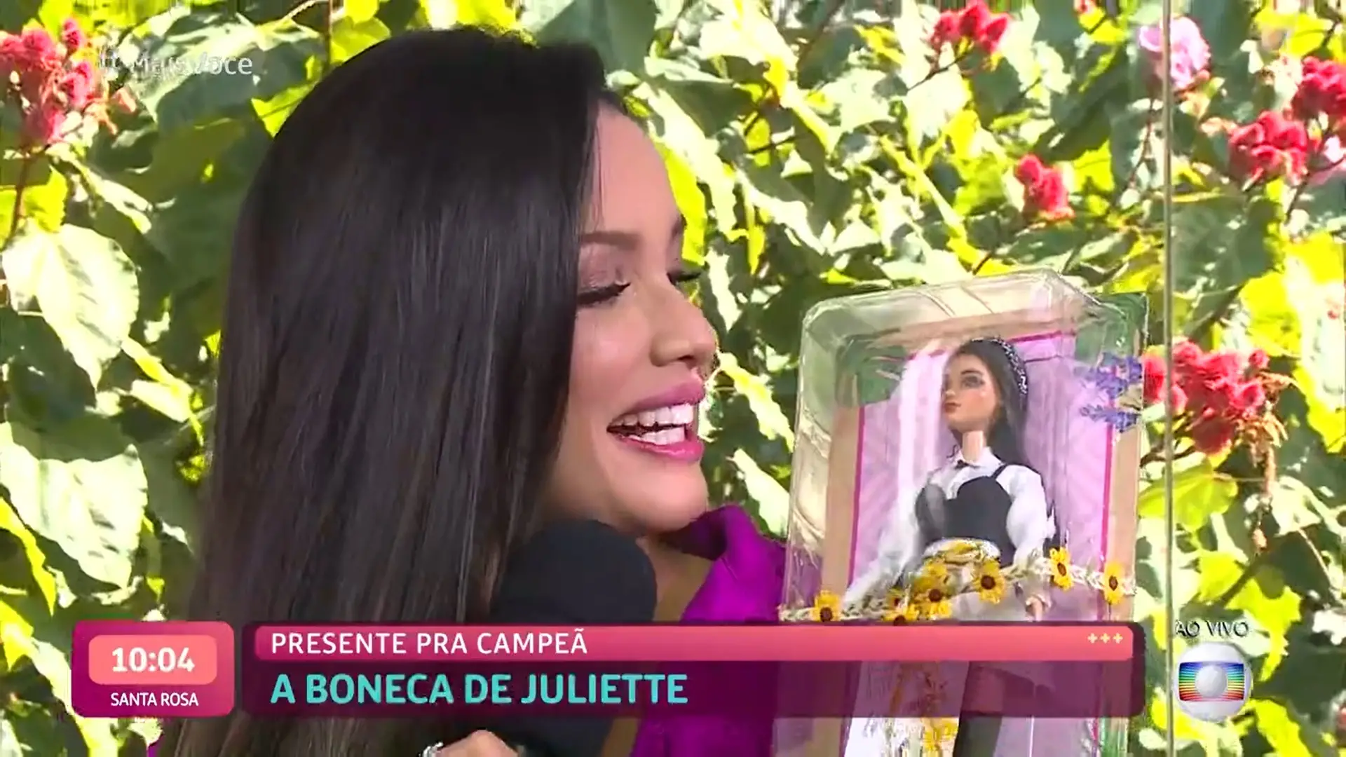 Imagem da notícia: Juliette ganha boneca em entrevista a Ana Maria, fala da doença da mãe e dos fãs 