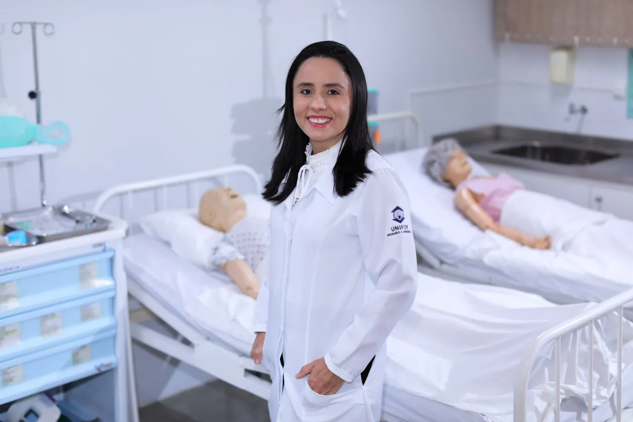 Karoline Araújo, coordenadora do curso de Enfermagem da Unifor