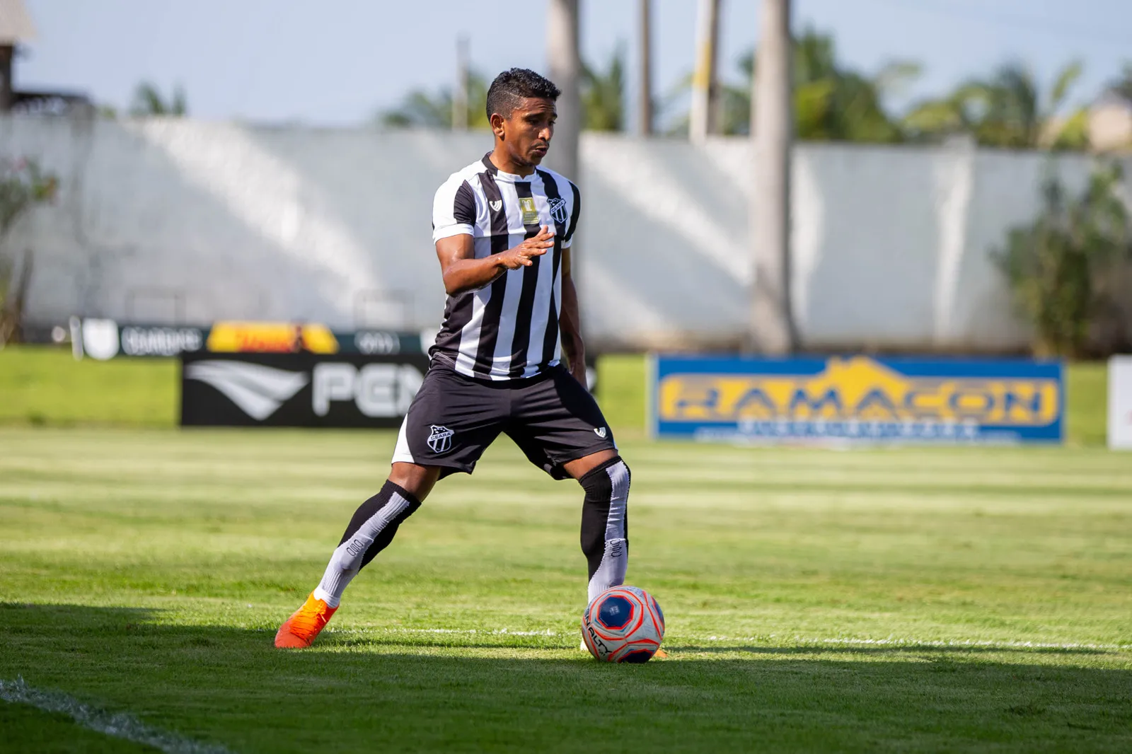 Revelado pelo Ceará, Buiú recebeu chance na Copa Sul-Americana e teve boa atuação