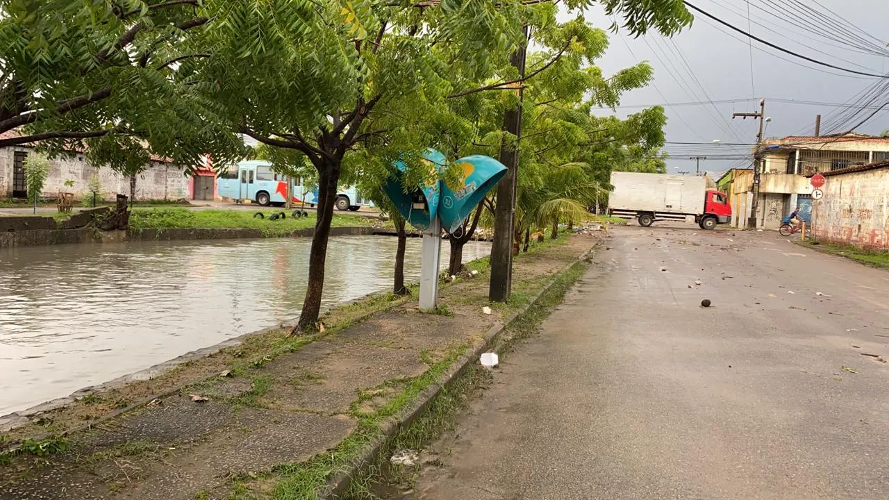 Rua Zacarias Florindo, no Bom Jardim, foi um das mais prejudicadas