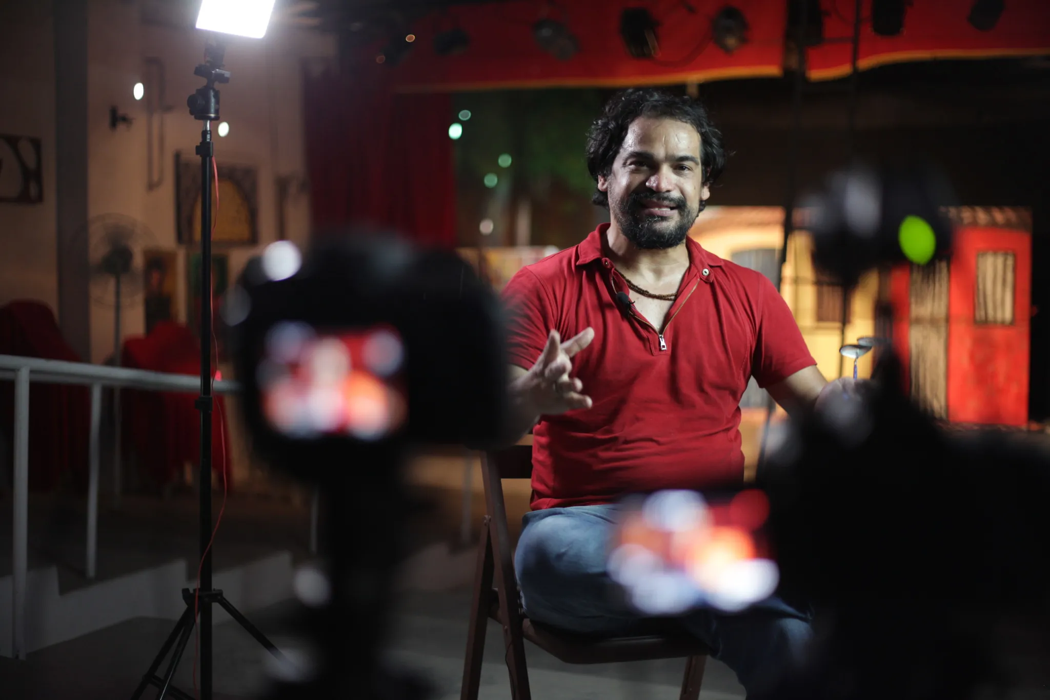 Rogério Mesquita deu os primeiros passos da carreira como ator no Teatro da Praia. Ele está ajudando na produção do livro sobre o espaço