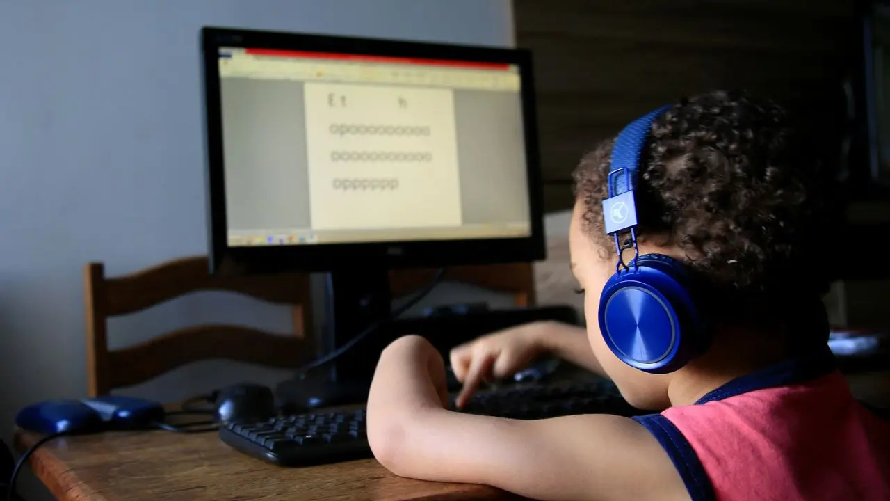 Imagem da notícia: 55% dos professores de ensino infantil defendem aulas remotas como “solução meio-termo” na pandemia