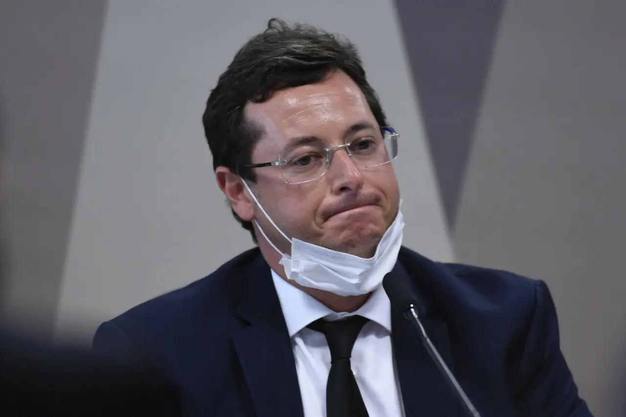 Imagem da notícia: Revista divulga áudio com Fábio Wajngarten dizendo que houve 'incompetência' no Ministério da Saúde