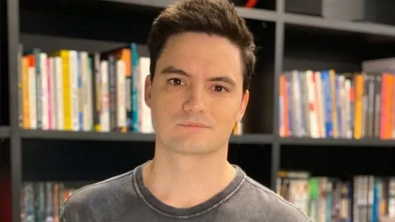Imagem da notícia: Felipe Neto diz sofrer com depressão e fala da importância de acompanhamento médico
