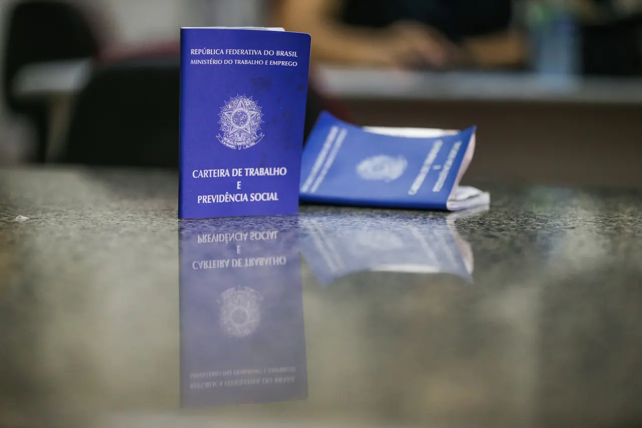 Imagem da notícia: Quase 100 mil trabalhadores já aderiram ao novo programa de redução de jornada no Ceará