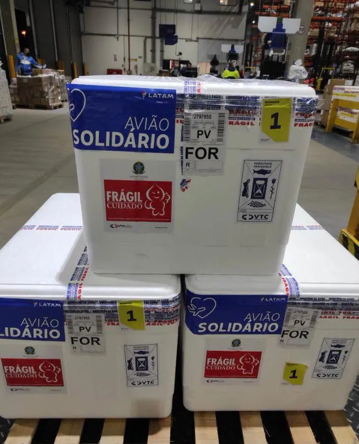 Imagem da notícia: Ceará recebe lote com 25 mil doses de CoronaVac após decisão judicial