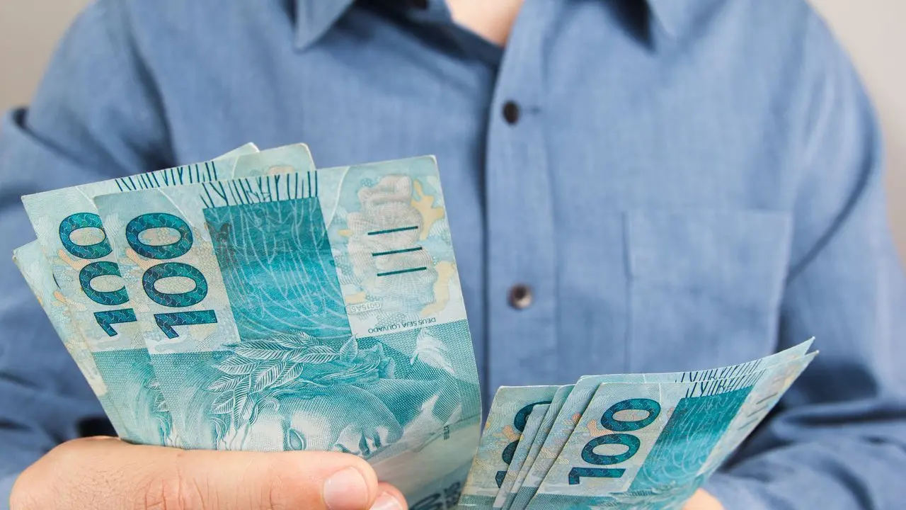 Imagem da notícia: INSS começa a pagar hoje 13º salário de aposentados; veja calendário