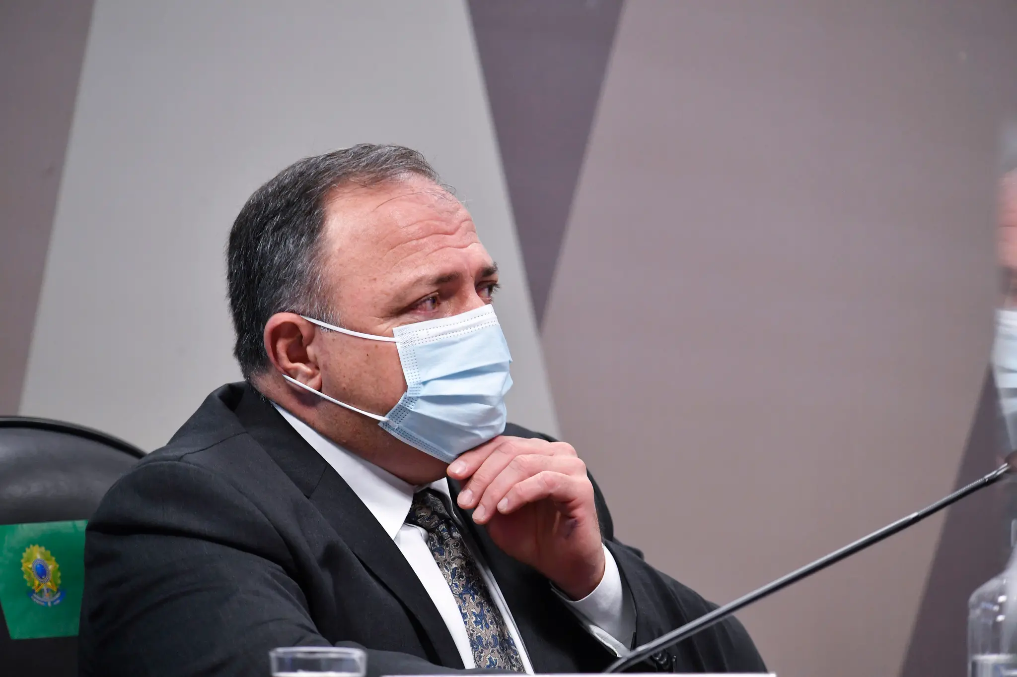 Imagem da notícia: Veja cinco temas que dominaram o segundo dia de depoimento de Pazuello na CPI da Covid