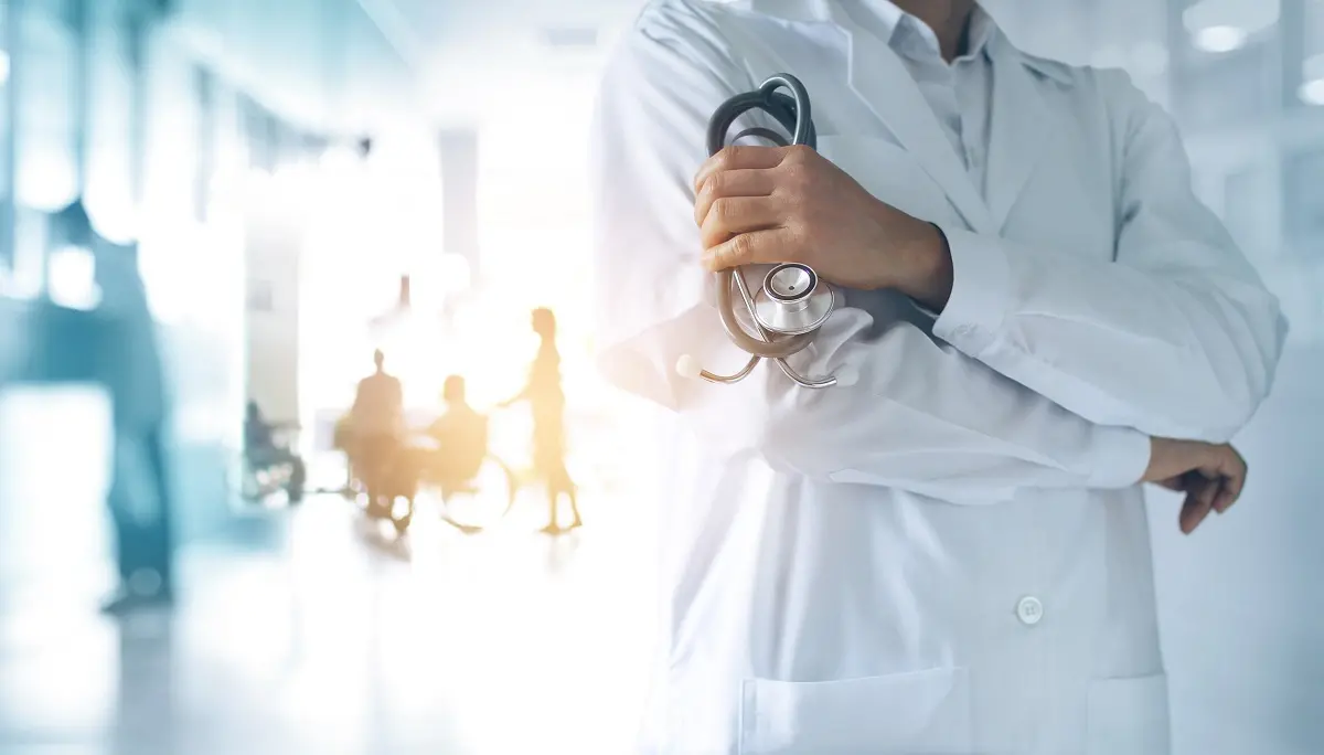 Imagem da notícia: Atuação na Saúde aproxima médicos do eleitorado e tem reflexos na política cearense