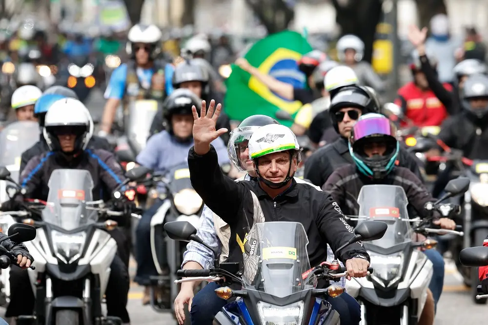Imagem da notícia: Entre crises e polêmicas, Bolsonaro enfrenta o pior momento na presidência 