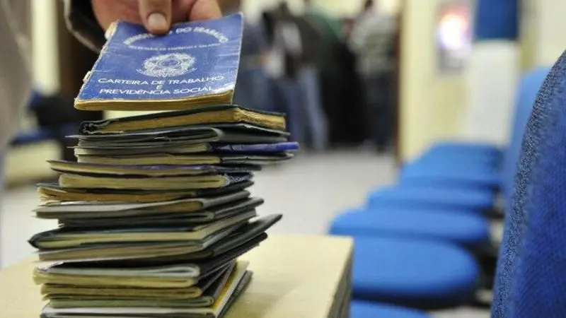 Imagem da notícia: Desemprego chega a 15,1%, bate recorde e afeta 549 mil cearenses, diz IBGE